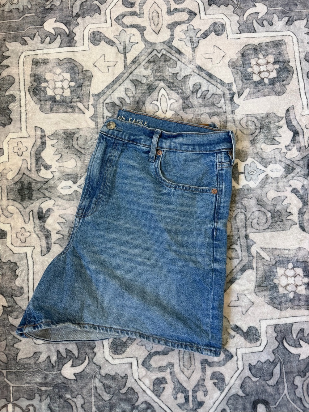American Eagle Super Hise Rise Relaxed Jean Short